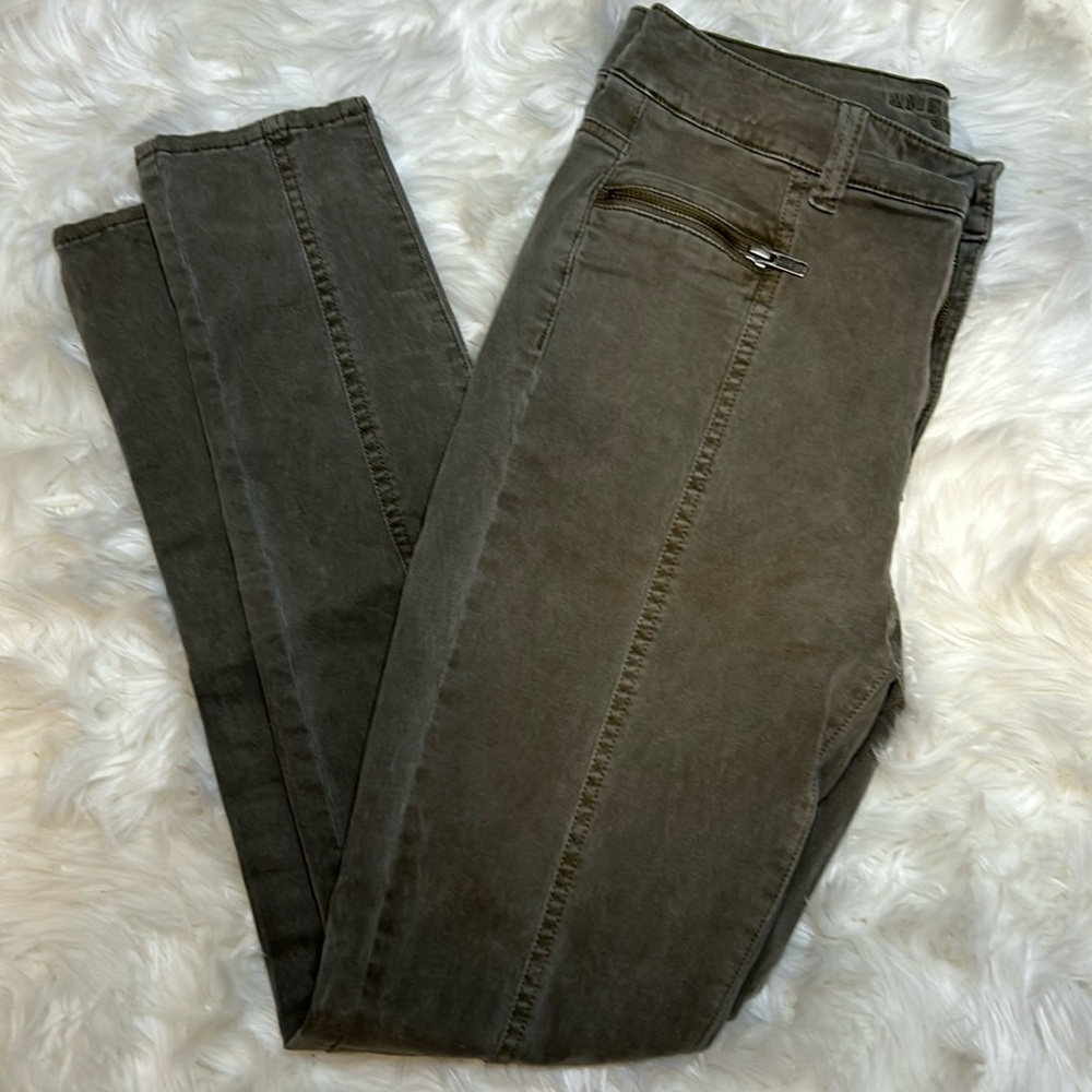 Woman skinny jeans